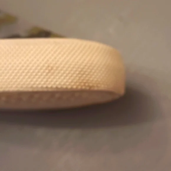 Groove Women's 7 Camo Slip-on Sneakers - Picture 8 of 14